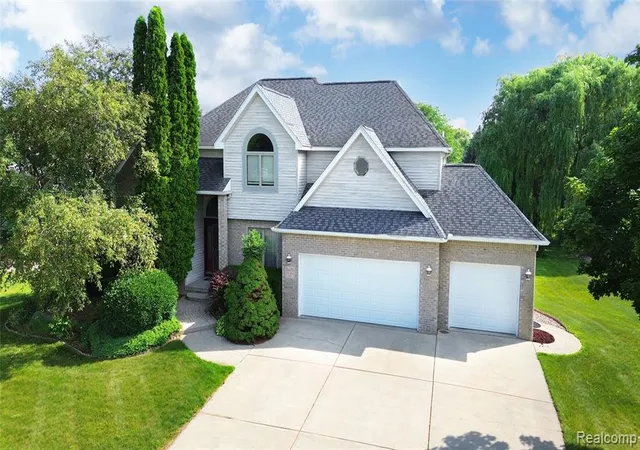 Homes for sale in Flushing, MI | 6476 Stonebrook Ln, Flushing, MI 48433 | MLS# 61008483