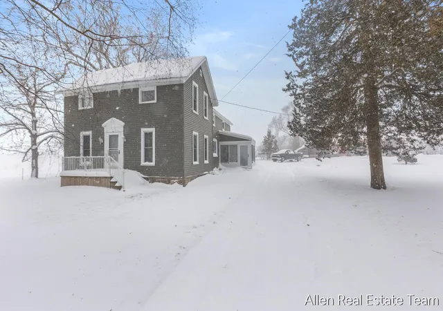 Homes for sale in Plainwell, MI | 1224 102Nd Ave, Plainwell, MI 49080 | MLS# 70513816