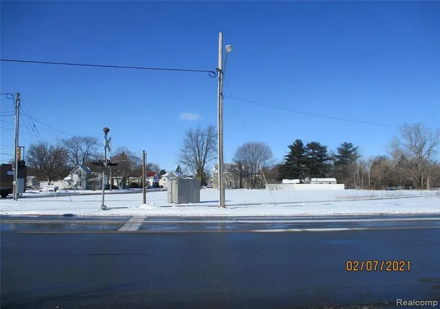 Homes for sale in Owosso, MI | 915 Corunna Ave, Owosso, MI 48867 | MLS# 60350004