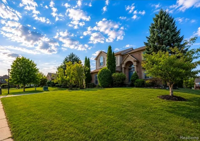 2nd image of 4433 Brighton Dr, Grand Blanc, MI 48439 | MLS# 61020754