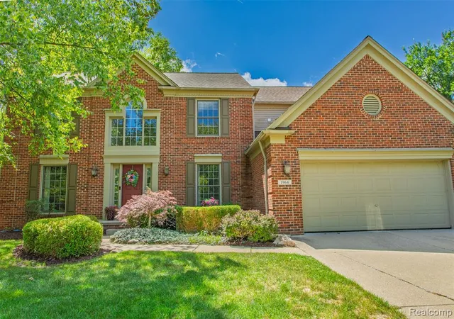2nd image of 1964 Bloomfield Oaks Dr, West Bloomfield, MI 48324 | MLS# 61022460