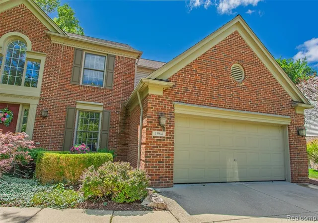 4th image of 1964 Bloomfield Oaks Dr, West Bloomfield, MI 48324 | MLS# 61022460
