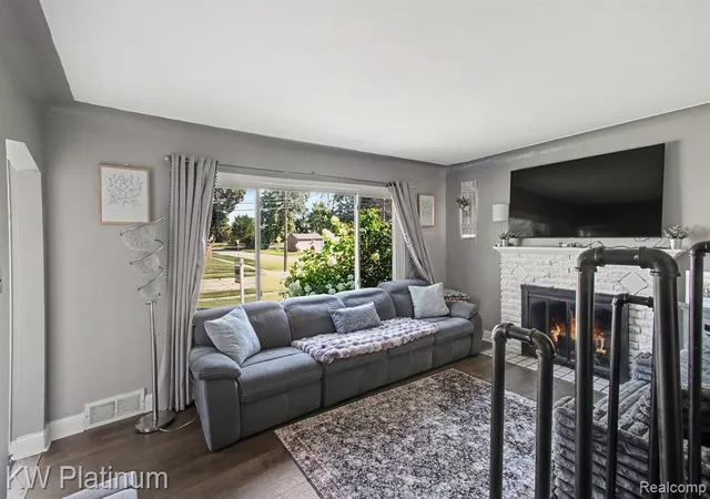 Photo 4 of Single family home for sale at 8586 Superior, Center Line, MI 48015 | MLS# 61021972 | Listing updated on 2026-08-21
