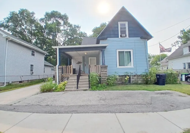 Photo 1 of Sale Pending at 507 S Wenona St, Bay City, MI 48706 | MLS# 50216636 | Listing updated on 2026-08-06