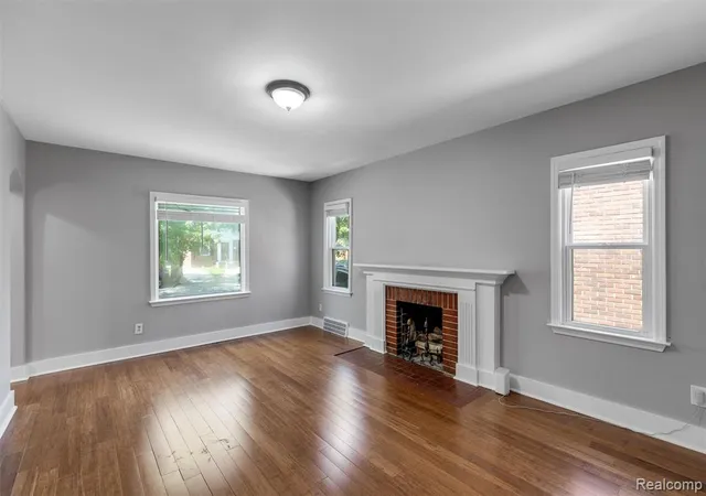 Photo 4 of Single family home for sale at 3948 Grayton St, Detroit, MI 48224 4002 | MLS# 61010685 | Listing updated on 2026-10-28