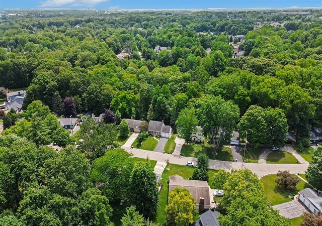 Photo 3 of Sale Pending at 3632 Chamberlain Ave, Grand Rapids, MI 49508 | MLS# 70543571 | Listing updated on 2026-09-09