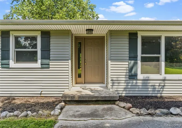 5th image of 9200 Hickory Ridge Rd, Holly, MI 48442 8110 | MLS# 61010140
