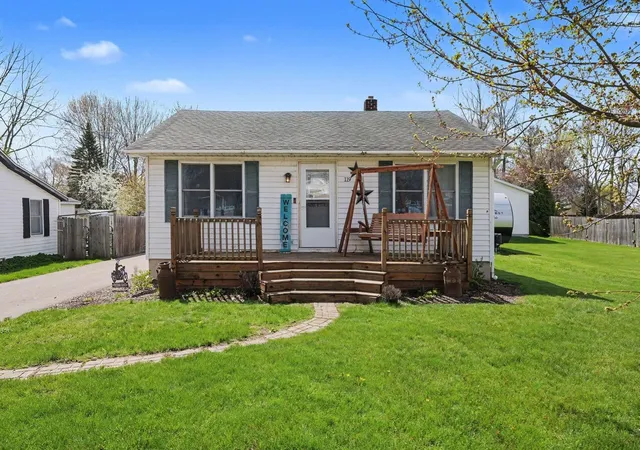 3rd image of 119 Chippewa St, Kawkawlin, MI 48631 | MLS# 50206663