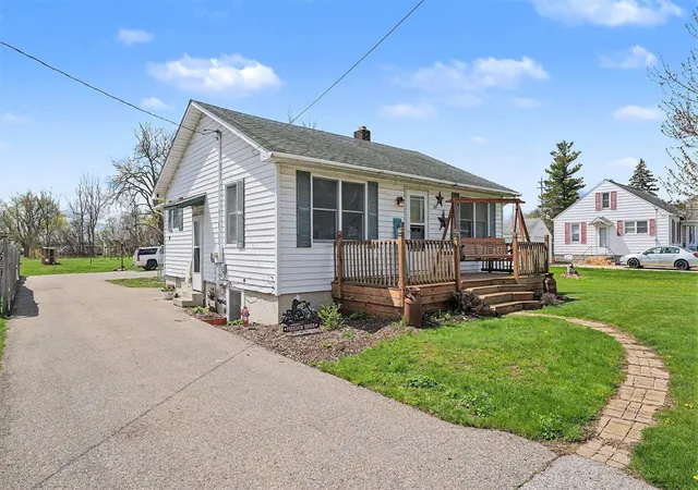 4th image of 119 Chippewa St, Kawkawlin, MI 48631 | MLS# 50206663