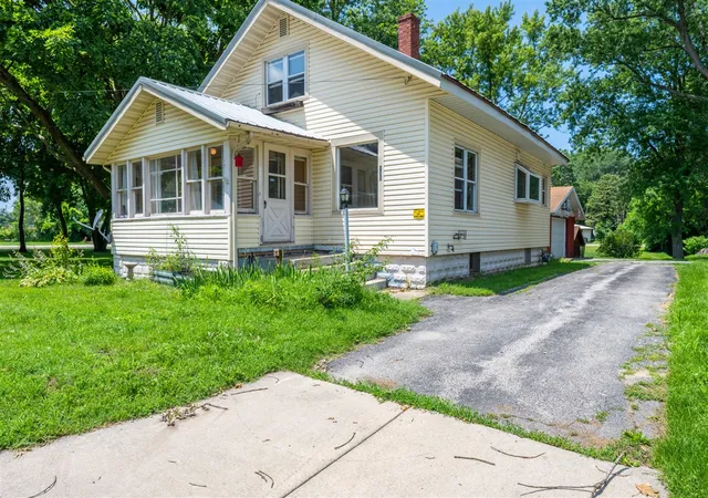 Photo 4 of Single family home for sale at 135 W St Joseph St, Coloma, MI 49038 | MLS# 70545201 | Listing updated on 2026-07-30