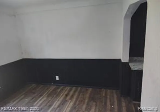 Photo 4 of Single family home for sale at 19409 Goulburn St, Detroit, MI 48205 2172 | MLS# 61008346 | Listing updated on 2026-10-18