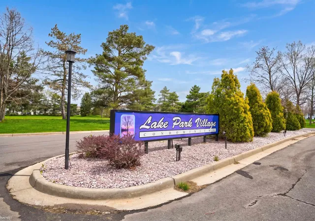 Homes for sale in Grand Blanc, MI | 1170 Parklane Cir, Grand Blanc, MI 48439 | MLS# 50209122