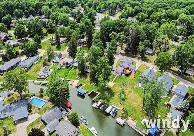 Homes for sale in Coloma, MI | 4936 Shoreview Dr, Coloma, MI 49038 | MLS# 70537304