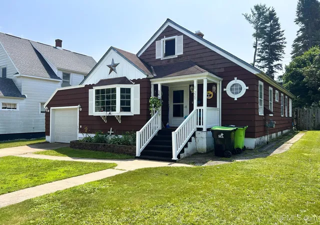 Photo 1 of Single family home for sale at 228 E Chocolay St, Munising, MI 49862 | MLS# 50216265 | Listing updated on 2026-08-24