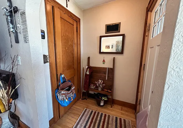 Photo 3 of Single family home for sale at 228 E Chocolay St, Munising, MI 49862 | MLS# 50216265 | Listing updated on 2026-08-24