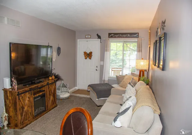 Homes for sale in Trenton, MI | 23462 Wagar Ct, Trenton, MI 48183 | MLS# 50212495