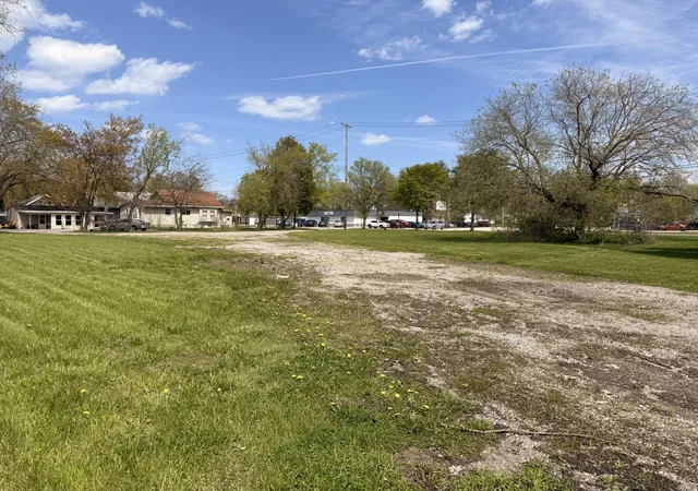 11th image of 1301 N Henry St, Bay City, MI 48706 | MLS# 50207250