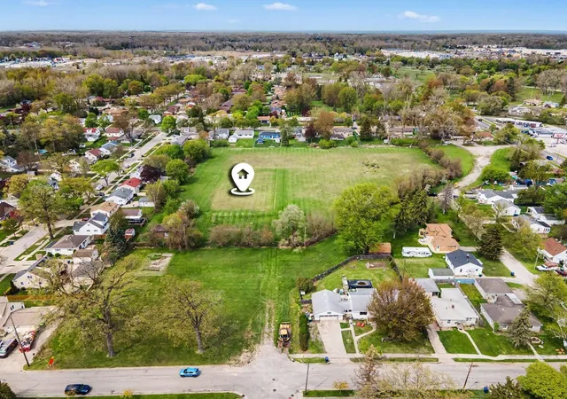 2nd image of 1301 N Henry St, Bay City, MI 48706 | MLS# 50207250
