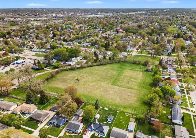 5th image of 1301 N Henry St, Bay City, MI 48706 | MLS# 50207250