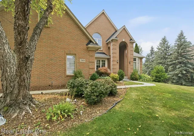 Photo 3 of Single family home for sale at 7805 Rutherford Ct, Canton, MI 48187 | MLS# 61013878 | Listing updated on 2026-08-08