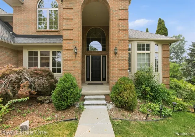 Photo 3 of Single family home for sale at 7805 Rutherford Ct, Canton, MI 48187 | MLS# 61013878 | Listing updated on 2026-08-08