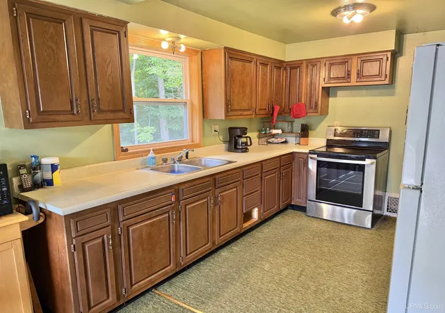 Photo 3 of Single family home for sale at 38 Michigan Ave, Montreal, WI 54550 | MLS# 50220319 | Listing updated on 2026-09-02