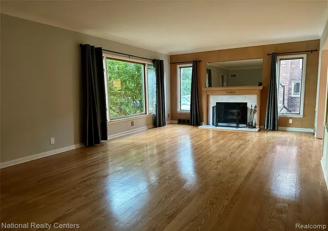 Homes for sale in Grosse Pointe Park, MI | 821 Pemberton Rd, Grosse Pointe Park, MI 48230 | MLS# 61005558