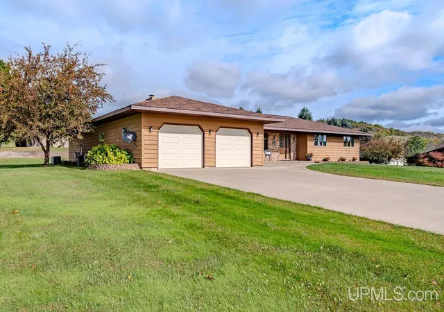 Homes for sale in Bessemer, MI | 1002 E Gold St, Bessemer, MI 49911 | MLS# 50212052