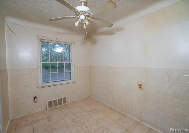 Photo 4 of Single family home for sale at 20161 Yonka St, Detroit, MI 48234 1831 | MLS# 60999843 | Listing updated on 2026-10-15