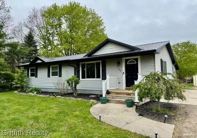 Homes for sale in Fowlerville, MI | 3148 Hogback Rd, Fowlerville, MI 48836 | MLS# 60992652