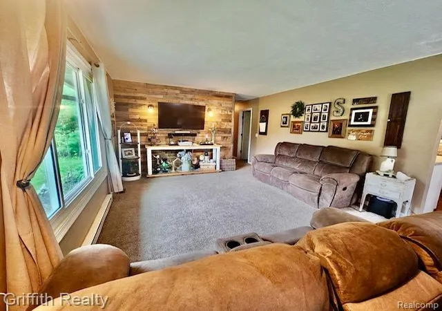 Homes for sale in Fowlerville, MI | 3148 Hogback Rd, Fowlerville, MI 48836 | MLS# 60992652
