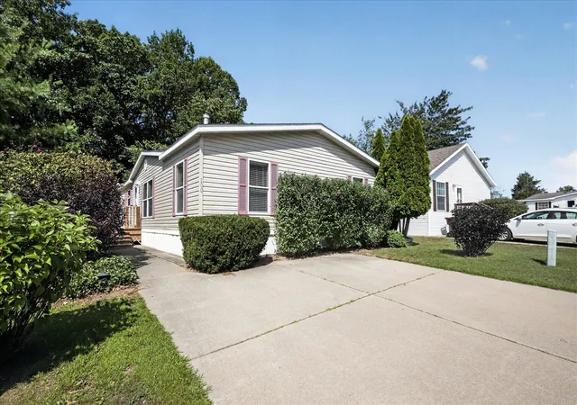Photo 3 of Single family home for sale at 8000 Warren Woods Rd #100, Three Oaks, MI 49128 | MLS# 70549288 | Listing updated on 2026-09-16