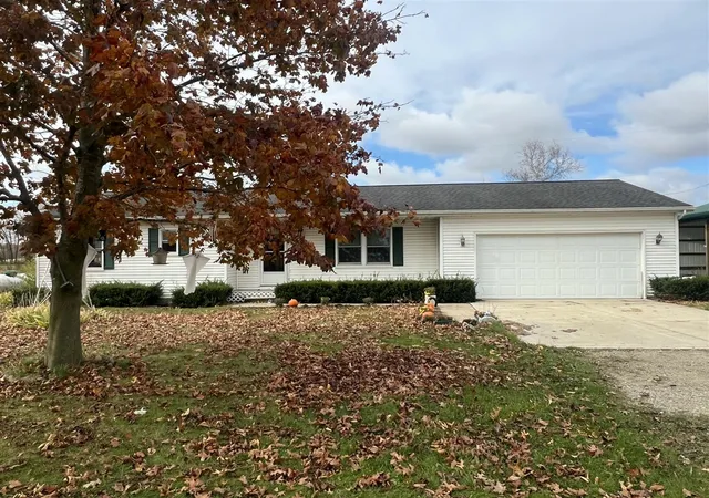 Photo 2 of Single family home for sale at 9632 Fowle Rd, Jonesville, MI 49250 | MLS# 70502845 | Listing updated on 2026-03-29