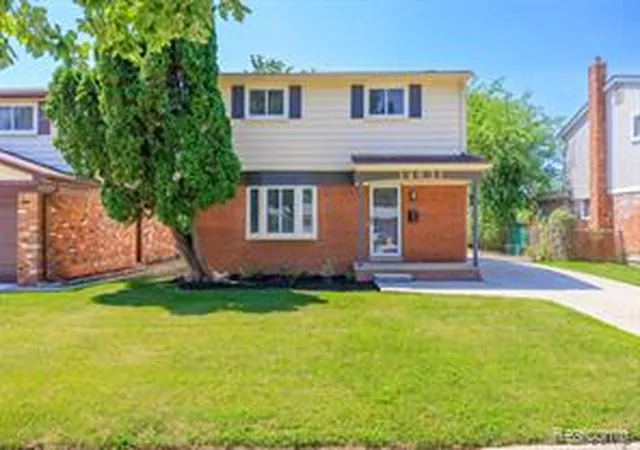 Homes for sale in Oak Park, MI | 14631 Labelle St, Oak Park, MI 48237 | MLS# 61008969