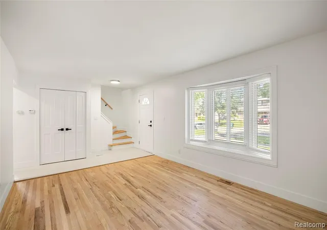Photo 4 of Sale Pending at 14631 Labelle St, Oak Park, MI 48237 1149 | MLS# 61008969 | Listing updated on 2026-10-30