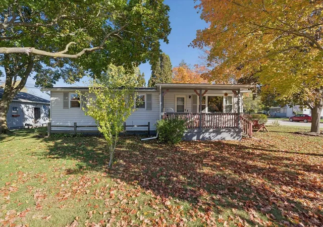 Homes for sale in Corunna, MI | 224 W Mcneil St, Corunna, MI 48817 | MLS# 50192403