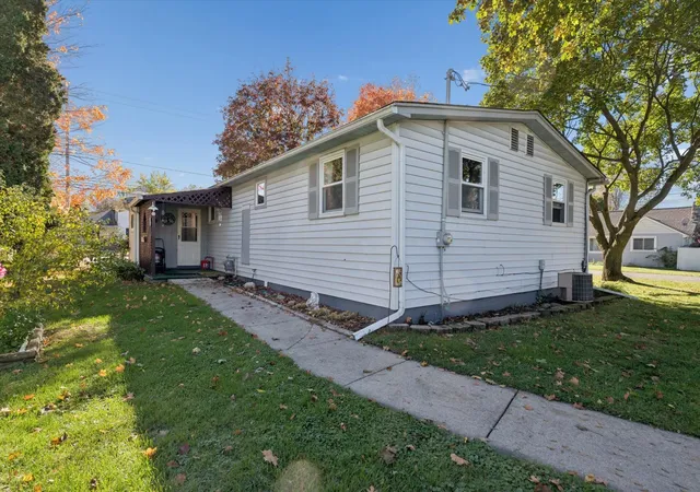 Homes for sale in Corunna, MI | 224 W Mcneil St, Corunna, MI 48817 | MLS# 50192403