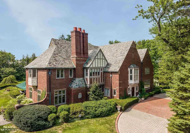 1st image of 257 Ridge Rd, Grosse Pointe Farms, MI 48236 | MLS# 50188241