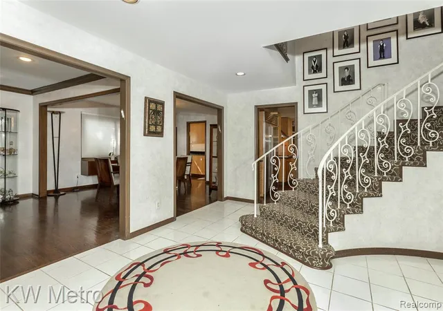 image of 22560 Kenwyck Dr, Southfield, MI 48034 | MLS# 61007859