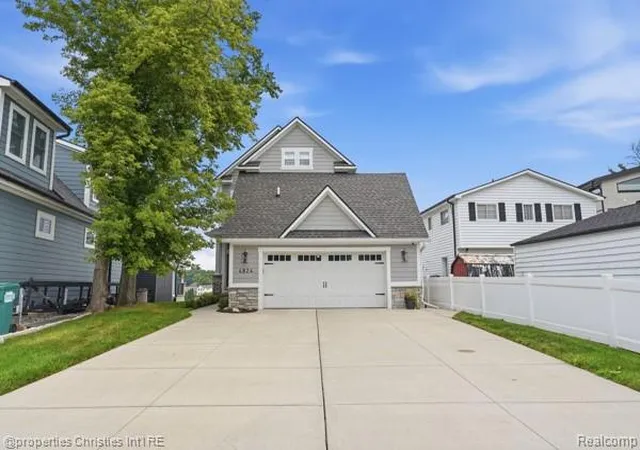 Photo 2 of Single family home for sale at 4824 Clinton Dr, Clarkston, MI 48346 3804 | MLS# 61023299 | Listing updated on 2026-08-27