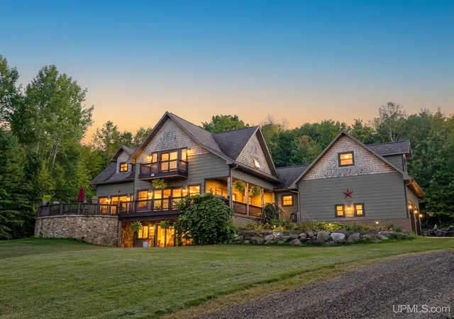 Photo 2 of Single family home for sale at 330 Little Lake Rd, Marquette, MI 49855 | MLS# 50204543 | Listing updated on 2026-08-18