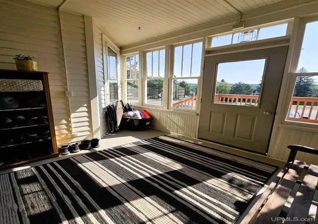 Photo 3 of Single family home for sale at 1027 S Lincoln Dr, Hancock, MI 49930 | MLS# 50218376 | Listing updated on 2026-09-04