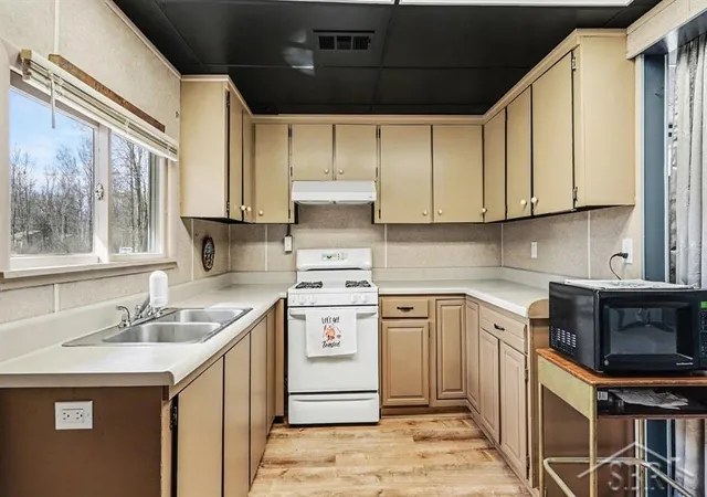 5th image of 4042 S Oak Dr, Beaverton, MI 48612 | MLS# 50213139