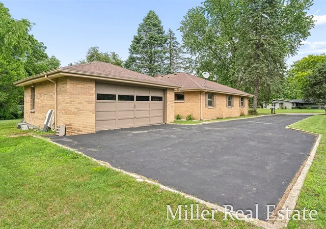 Homes for sale in Hastings, MI | 1140 David Dr, Hastings, MI 49058 | MLS# 70539751