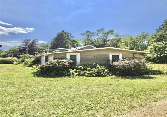 Photo 4 of Sale Pending at 5974 Superior St, Coloma, MI 49038 | MLS# 70550387 | Listing updated on 2026-08-25