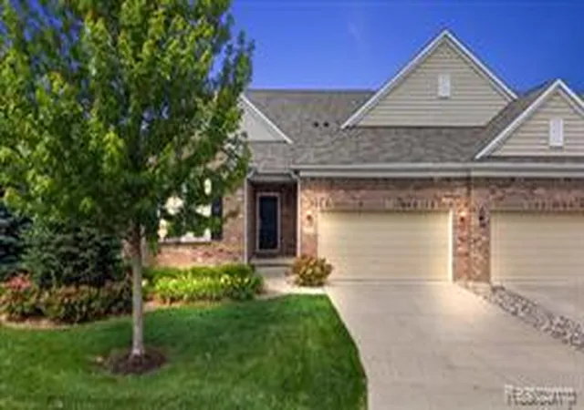 Homes for sale in Lake Orion, MI | 2060 Trimble St, Lake Orion, MI 48360 | MLS# 60994765
