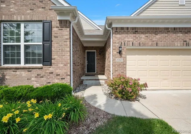 3rd image of 2060 Trimble St, Lake Orion, MI 48360 1258 | MLS# 60994765