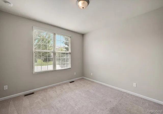 5th image of 2060 Trimble St, Lake Orion, MI 48360 1258 | MLS# 60994765