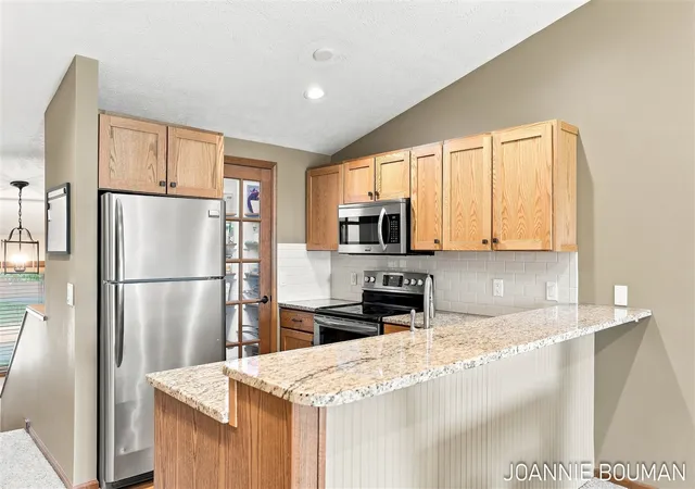 Photo 3 of Sale Pending at 1376 Bent Tree Ct, Hudsonville, MI 49426 | MLS# 70554313 | Listing updated on 2026-08-27