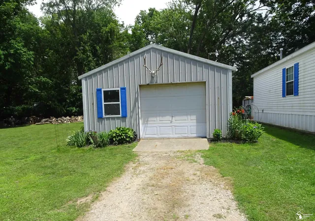 3rd image of 1136 Chippawa Dr, Union City, MI 49094 | MLS# 50211799